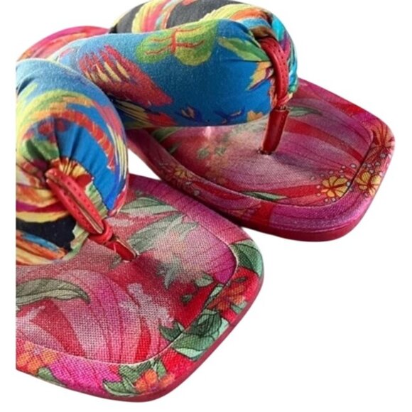 Farm Rio Multi Scarf Puffy Flip Flop Sandals Tropical Print Size 6 - Picture 5 of 6